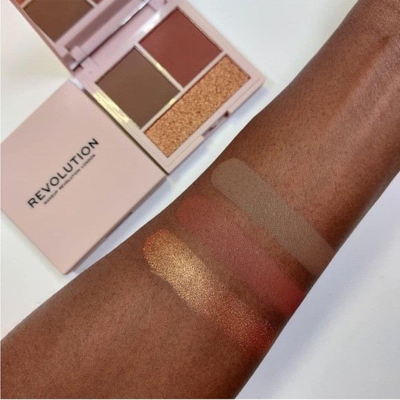 Revolution Bronzer & Contour Palette Brown Tan - Picture 3 of 5